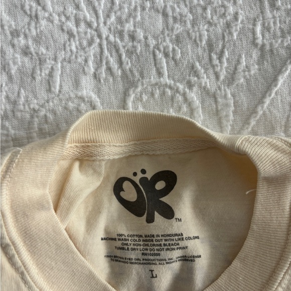 Olivia Rodrigo “GUTS” World Tour MERCH - Picture 4 of 4